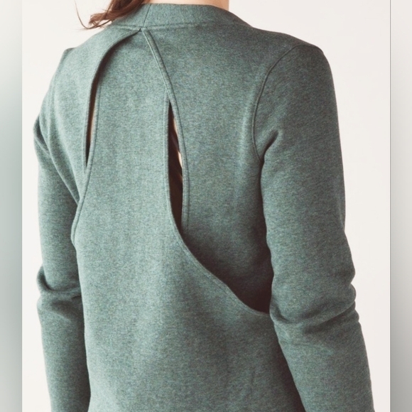 Lululemon Athletica Cut-Out Back Sweatshirt - Picture 4 of 9